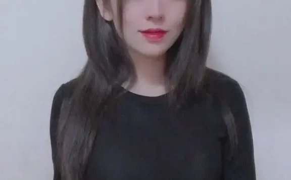 草莓味的软糖呀超感亮丝包臀裙