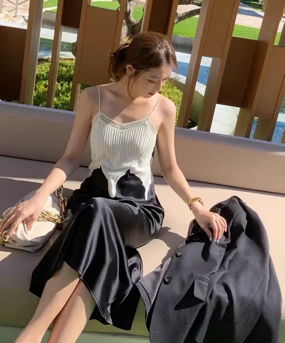 黑料正能量最新入库性感蕾丝裙尽显好身材